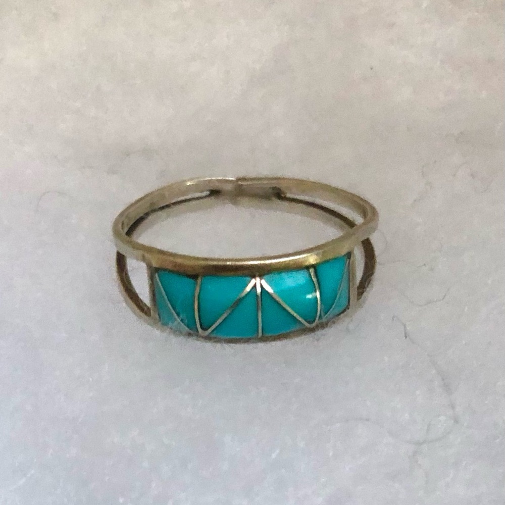 Zuni hand crafted ring. Size 8. Turquoise and Silver.